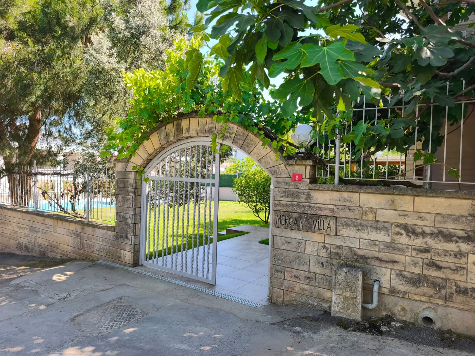 Property in Sile